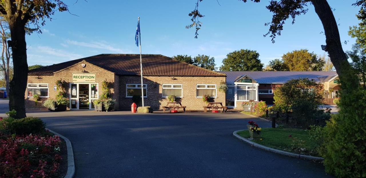 White Rose Caravan At Goosewood Holiday Park York Sutton on the Forest Екстериор снимка