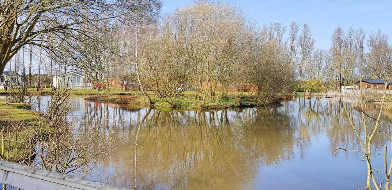 White Rose Caravan At Goosewood Holiday Park York Sutton on the Forest Екстериор снимка